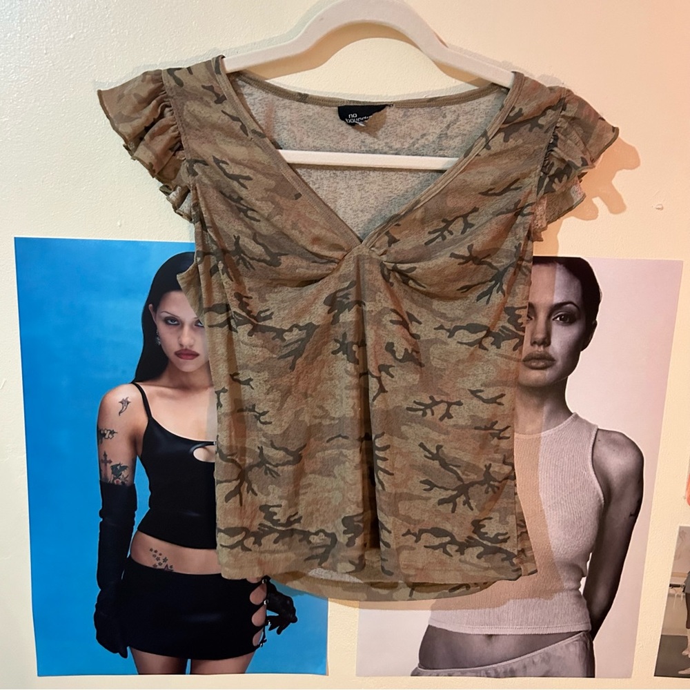 No Boundaries camouflage top
